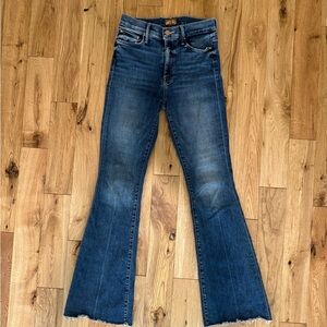 MOTHER The Weekender Jeans in Walking on Coals